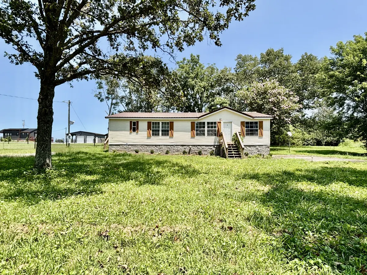 4816 Old Salem Lexie Rd, Belvidere, TN 37306