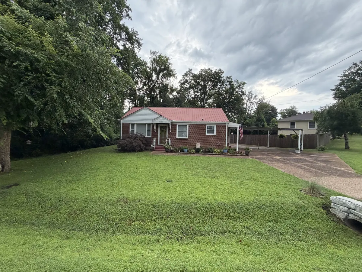 2113 Geneiva Dr, Nashville, TN 37216
