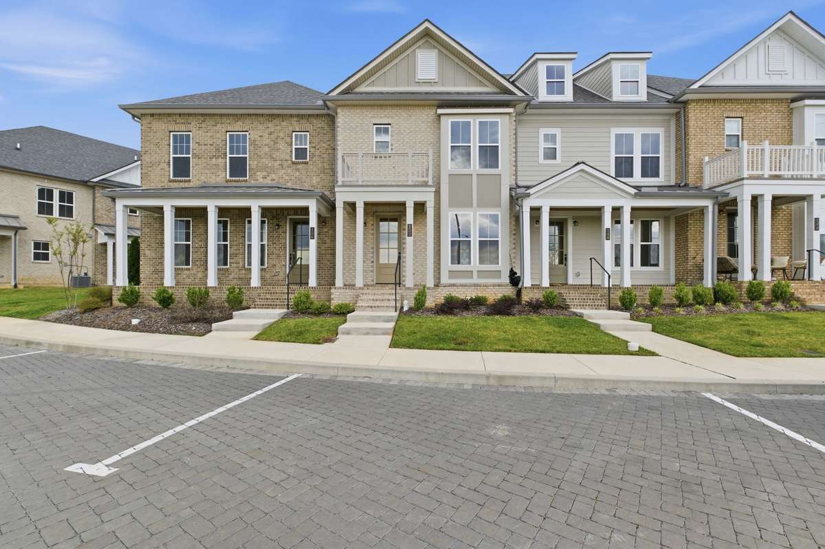 152 Nearwater Place, Hendersonville, TN 37075