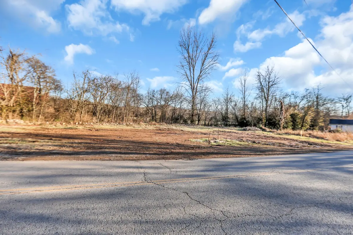 628 Old Highway 31 E 3, Bethpage, TN 37022