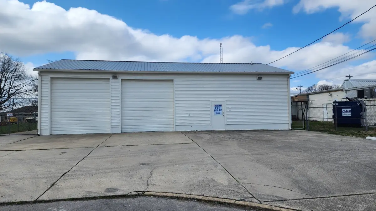 705 Ridgeway Ave, Shelbyville, TN 37160