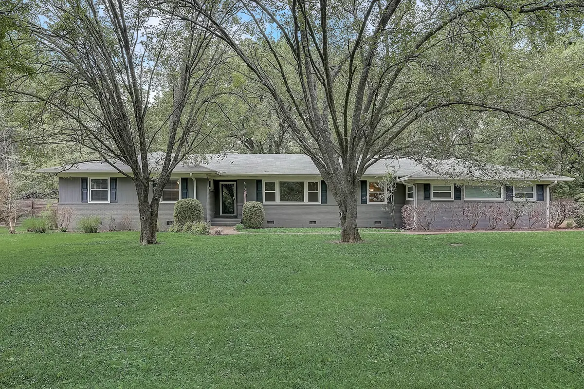 808 Battery Ln, Nashville, TN 37220