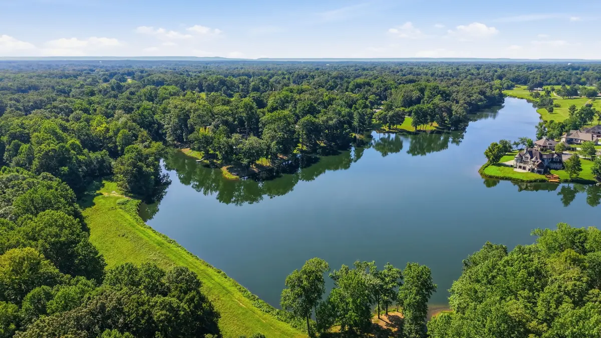 110 Point Cir, Tullahoma, TN 37388