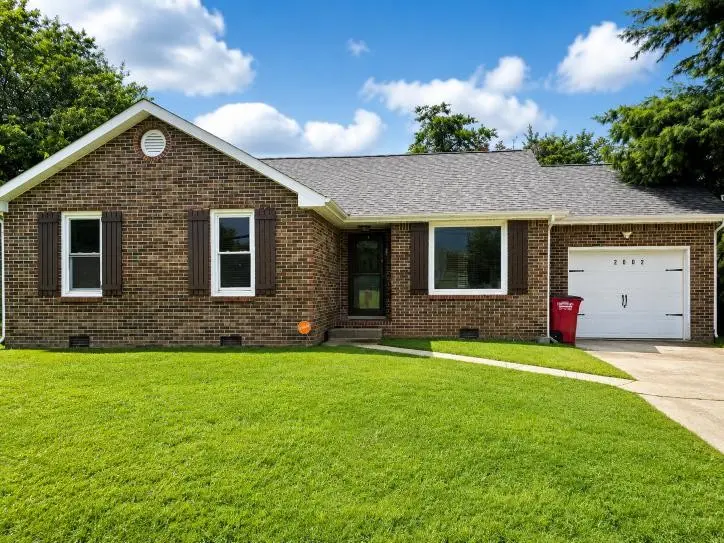 2002 Windroe Dr, Clarksville, TN 37042