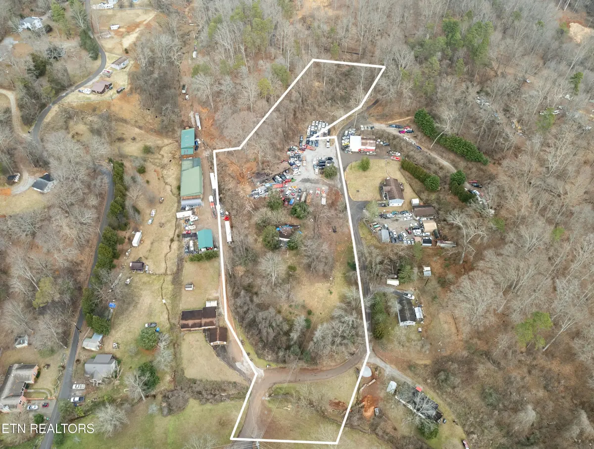 1812 Wrights Ferry Rd, Knoxville, TN 37919