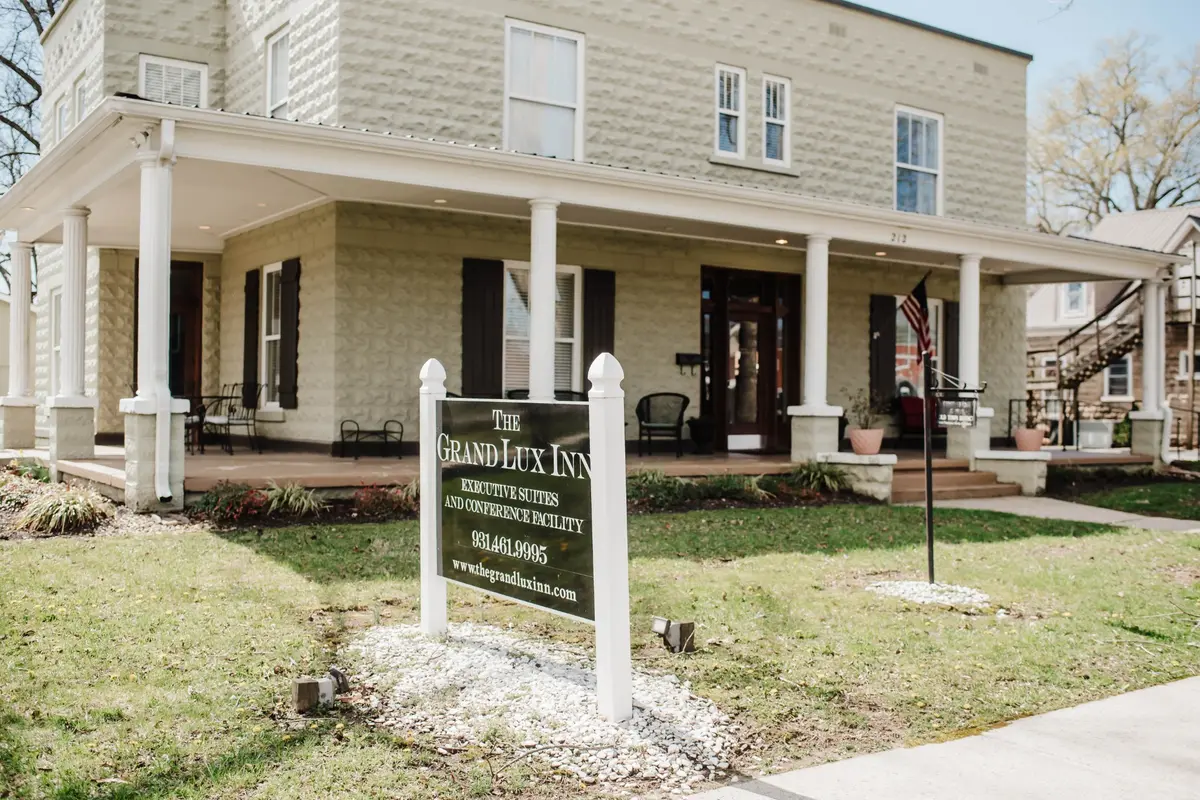 212 E Lincoln St, Tullahoma, TN 37388