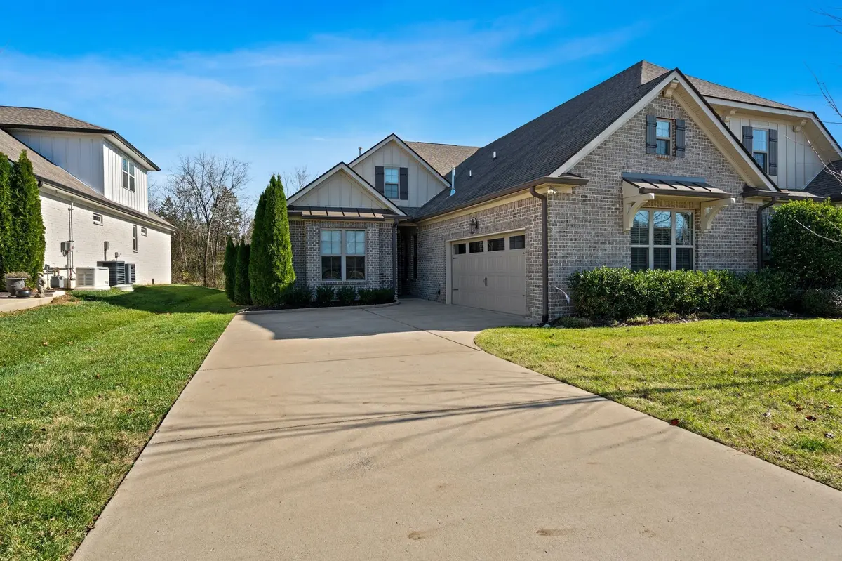 2279 Seven Points Cir, Hermitage, TN 37076