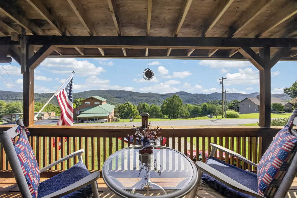 955 Livingston Boatdock Rd, Allons, TN 38541
