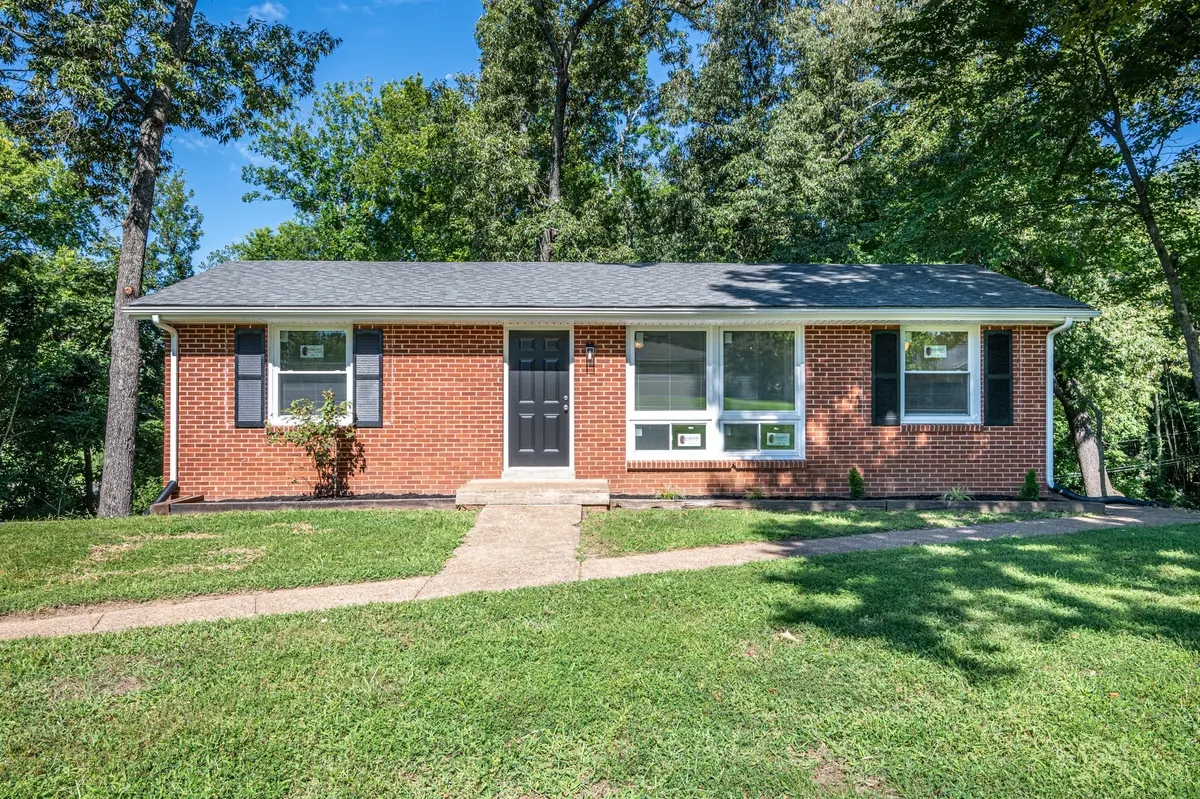 108 Meadowbrook Dr, Clarksville, TN 37042
