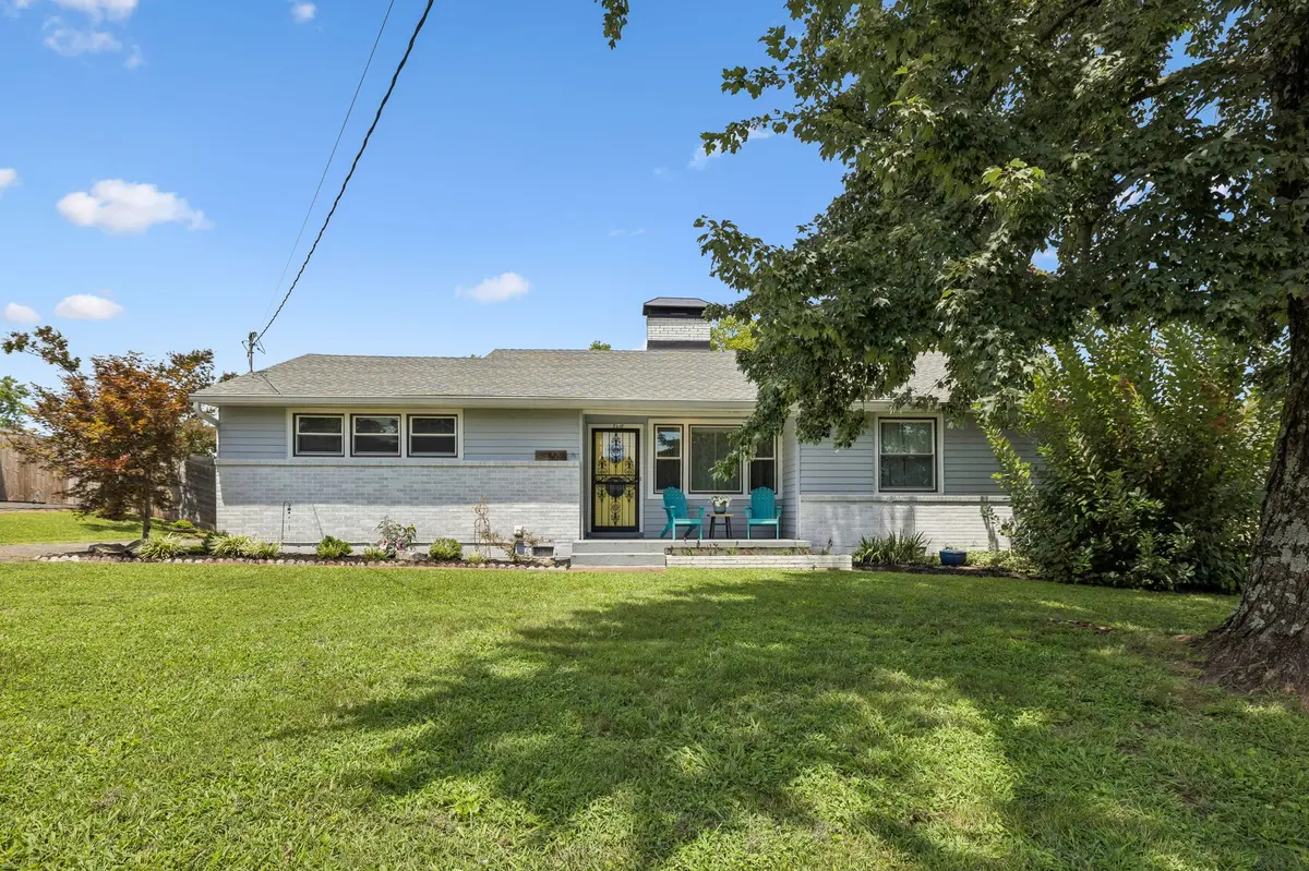 5018 Bonnahill Dr, Hermitage, TN 37076