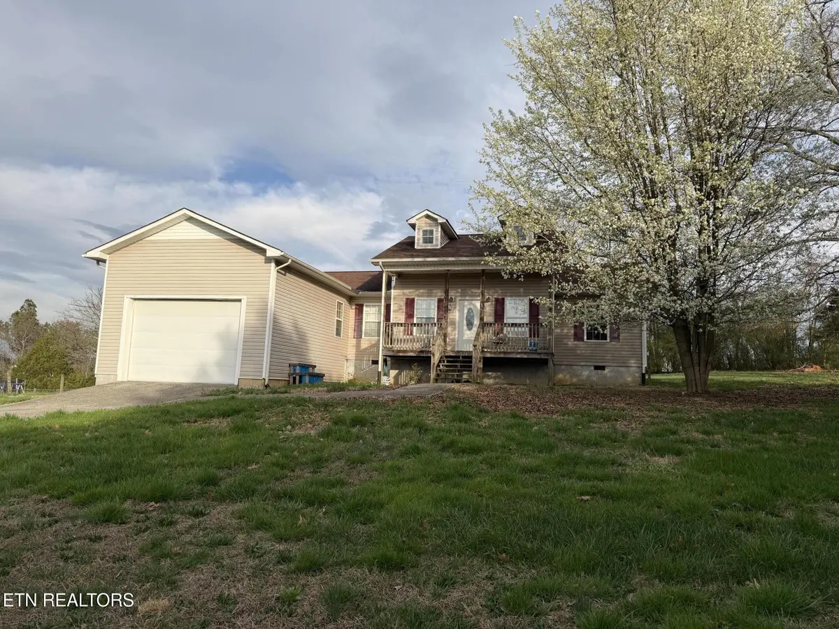 135 Lee's Chapel Rd, Sweetwater, TN 37874
