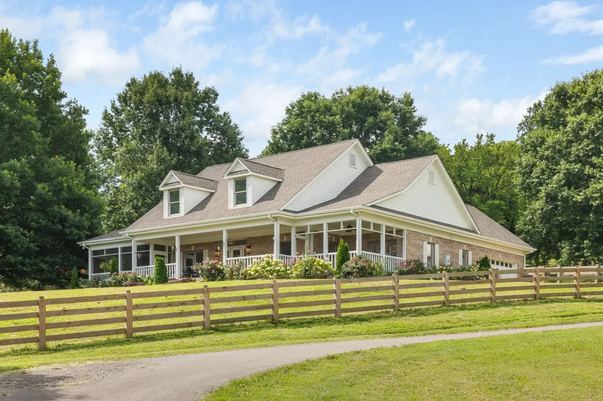 1307 Mooresville Rd, Culleoka, TN 38451