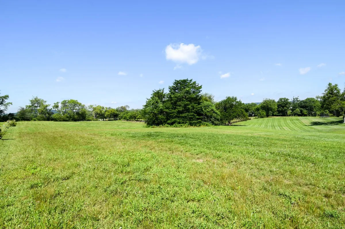 0 Hwy 25 W, Gallatin, TN 37066
