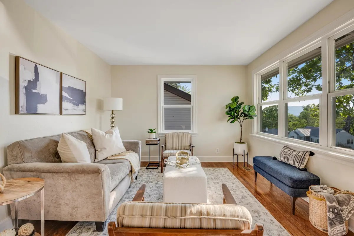 1130 N Chamberlain Avenue, Chattanooga, TN 37406