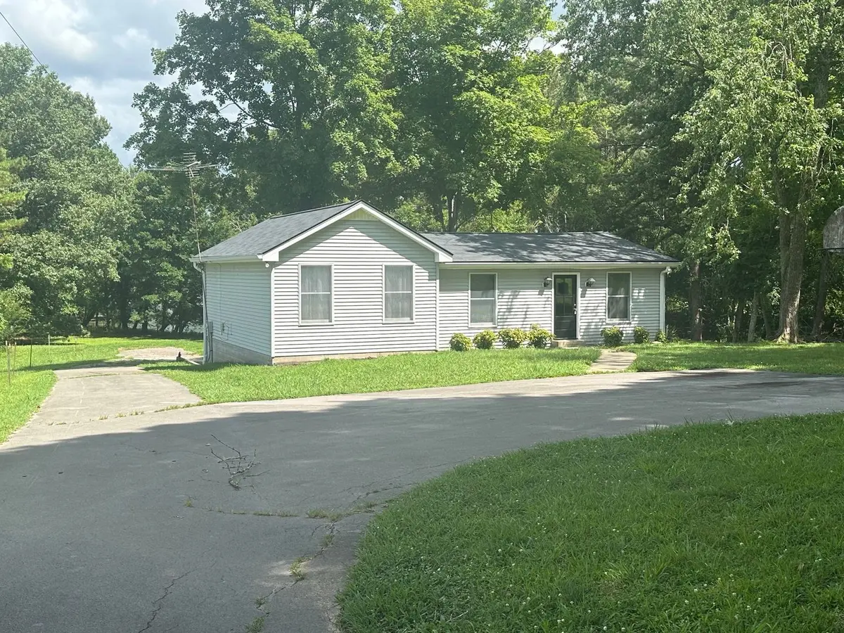 805 Pebble Cove Rd, Lebanon, TN 37087