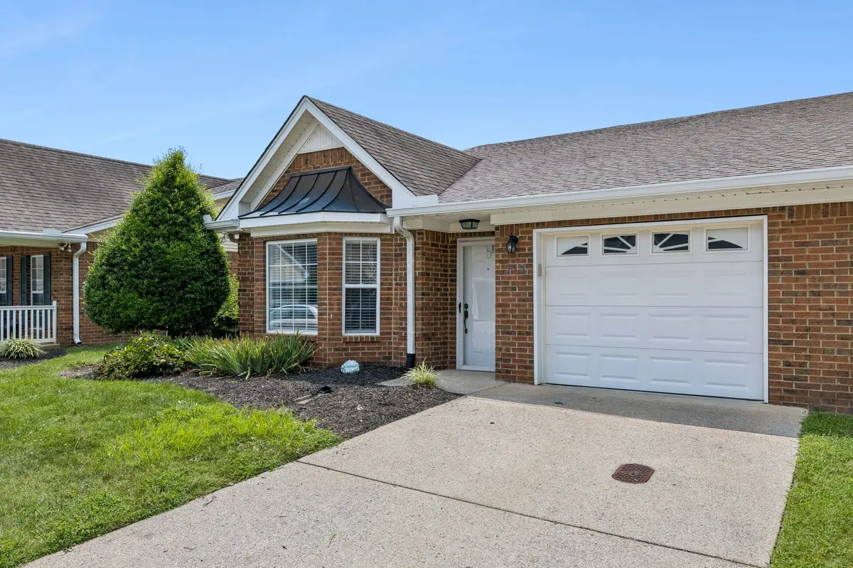 335 Forest Glen Cir, Murfreesboro, TN 37128