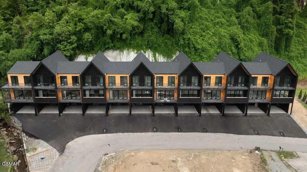 215 Circle Drive #Unit 5, Gatlinburg, TN 37738