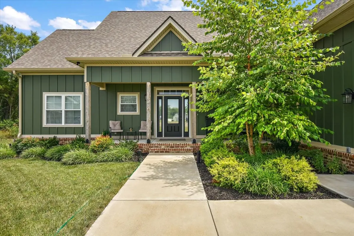 3002 Bootknife Dr, Bell Buckle, TN 37020