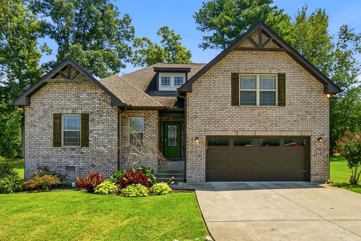 1044 Northridge Dr, Greenbrier, TN 37073