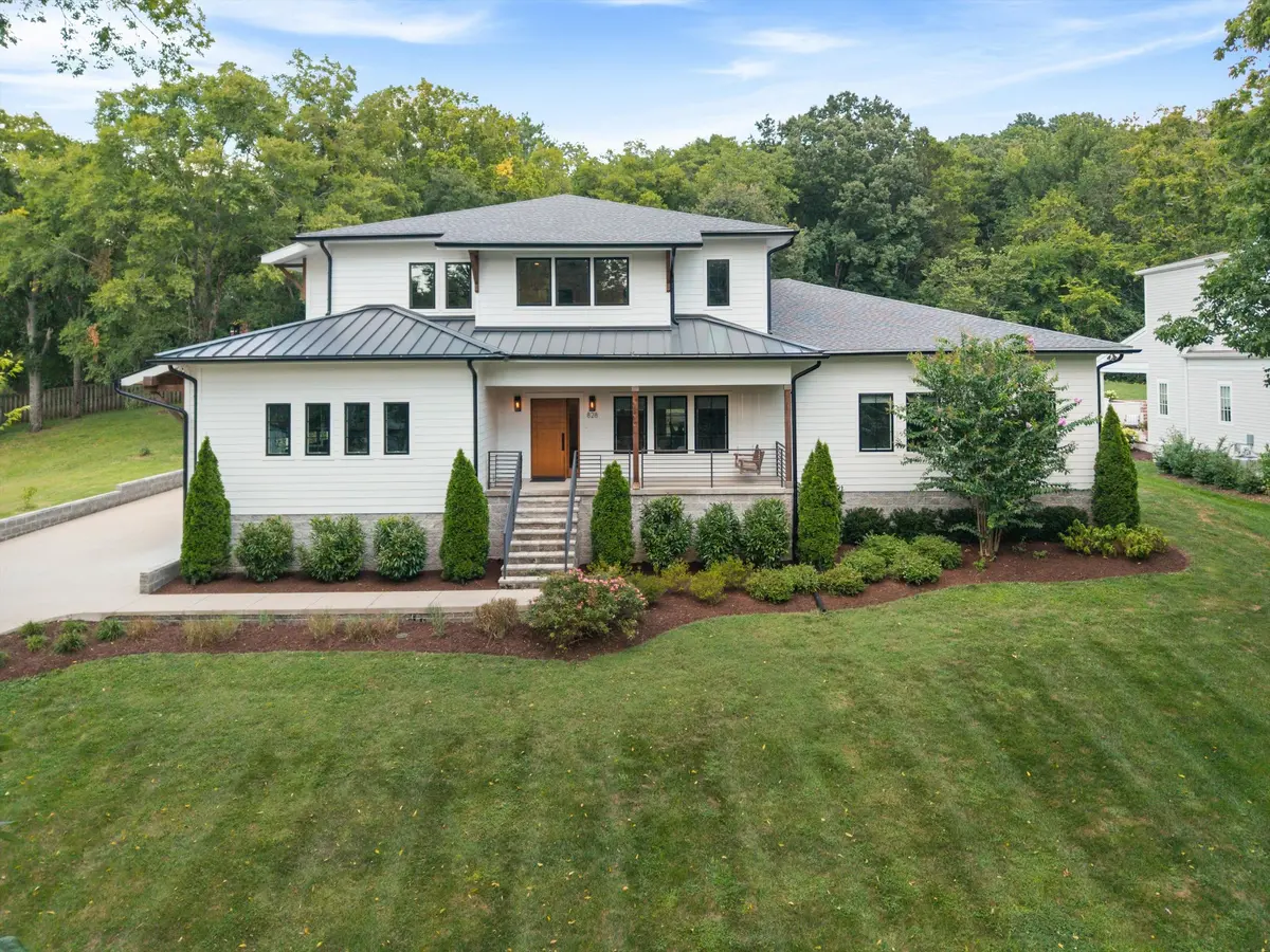 828 Russleo Dr, Nashville, TN 37209