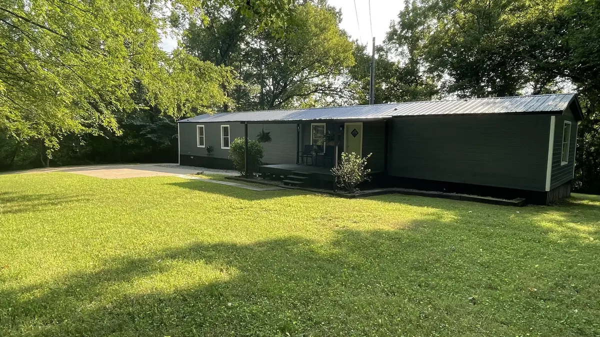 303 Conger St, Cumberland City, TN 37050