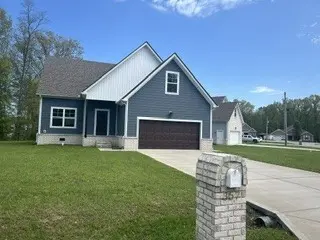 357 Oak Glen Dr, Smithville, TN 37166