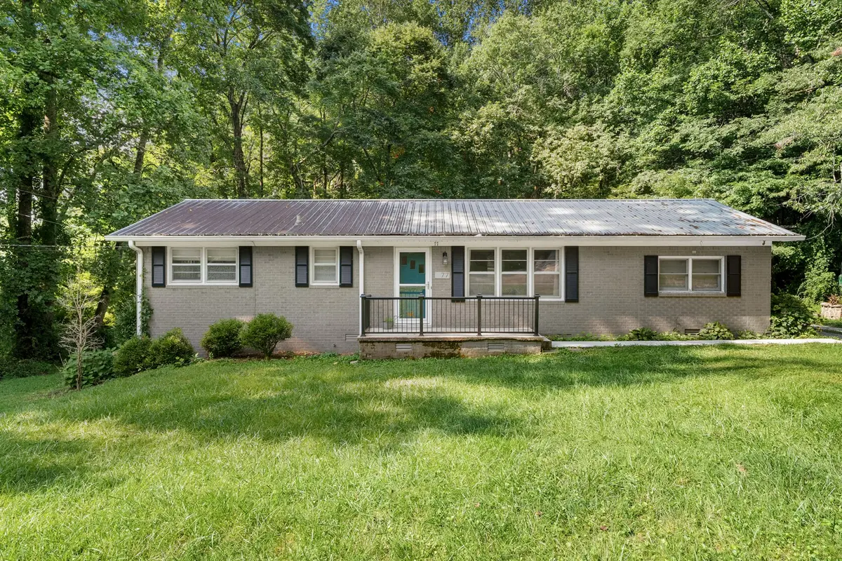 77 Kentucky Ave, Sewanee, TN 37375