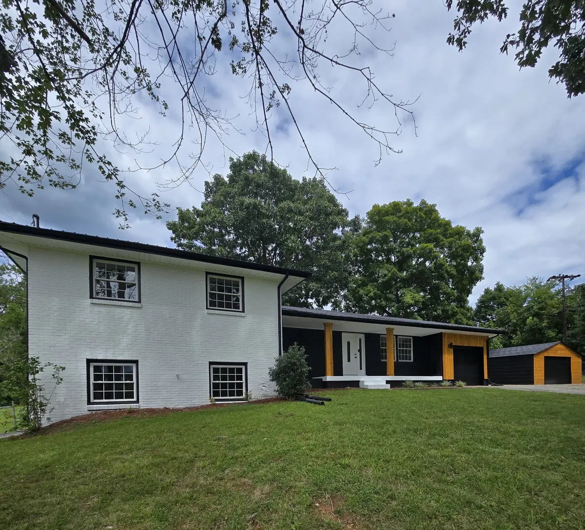 1787 W Elmwood Rd, Clarksville, TN 37040