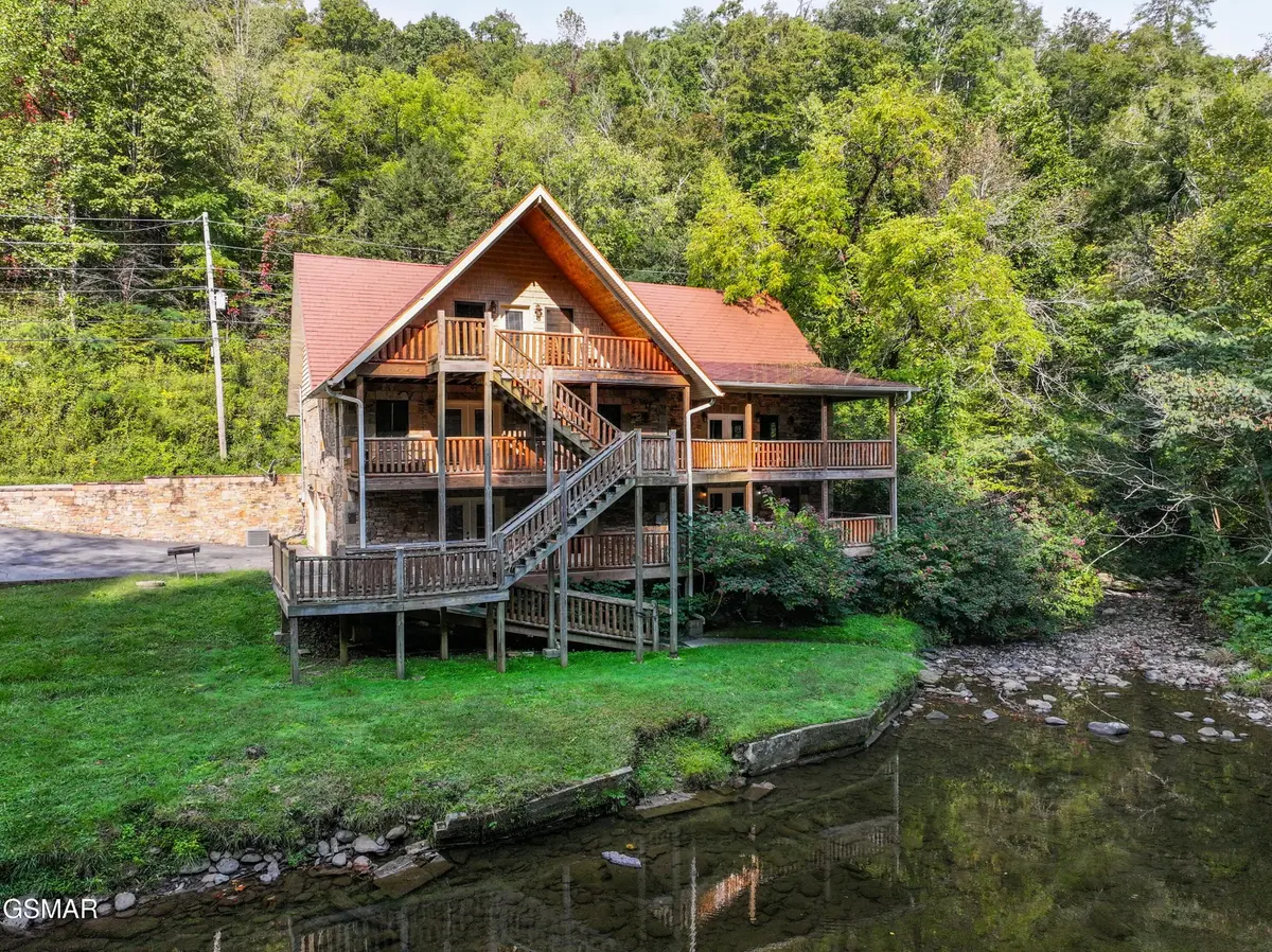 4273 Pittman Center Road, Sevierville, TN 37876