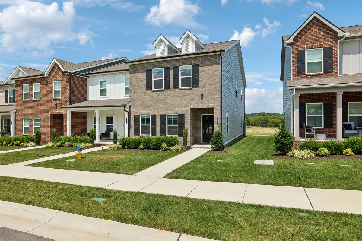 977 Nance Ln, Lebanon, TN 37087