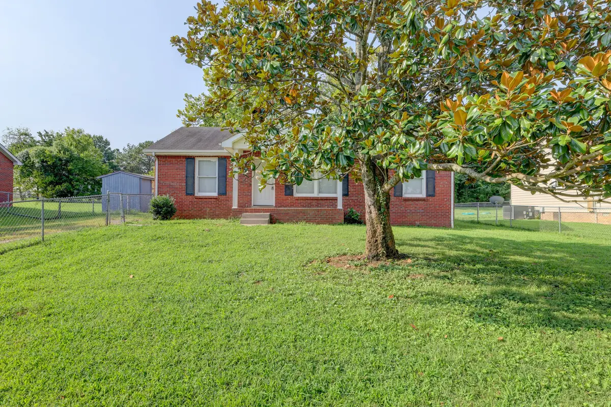 204 Bob White Dr, Clarksville, TN 37042