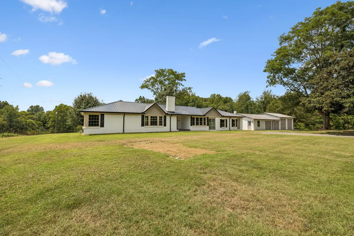 631 Bethany Rd, Red Boiling Springs, TN 37150