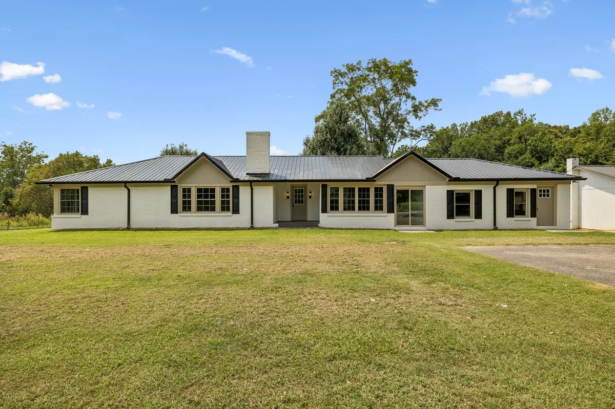 631 Bethany Rd, Red Boiling Springs, TN 37150
