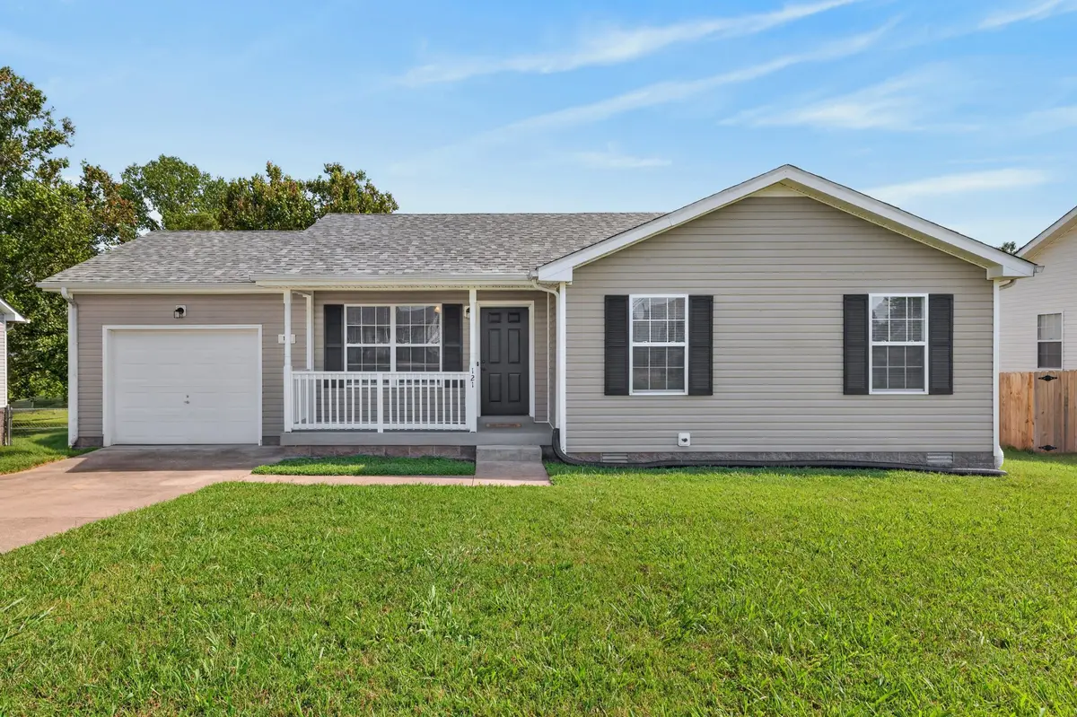 121 Gleaves Ln, Oak Grove, KY 42262