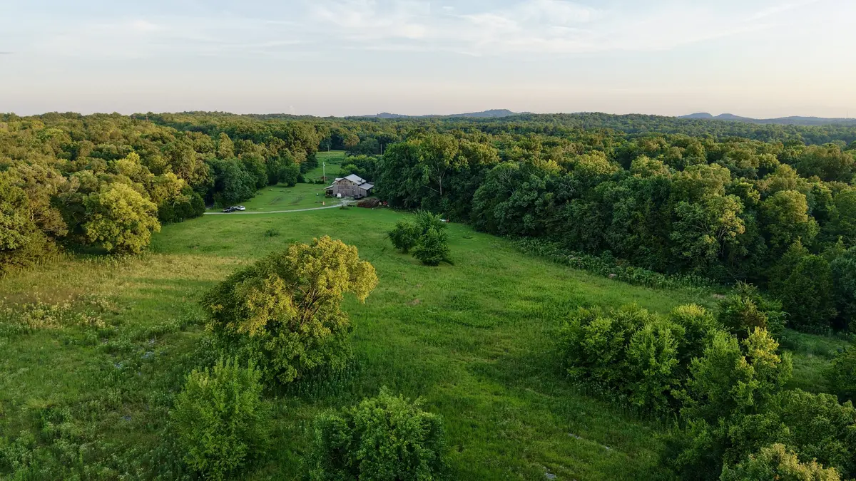 2405 Paul Finley Rd, Lewisburg, TN 37091