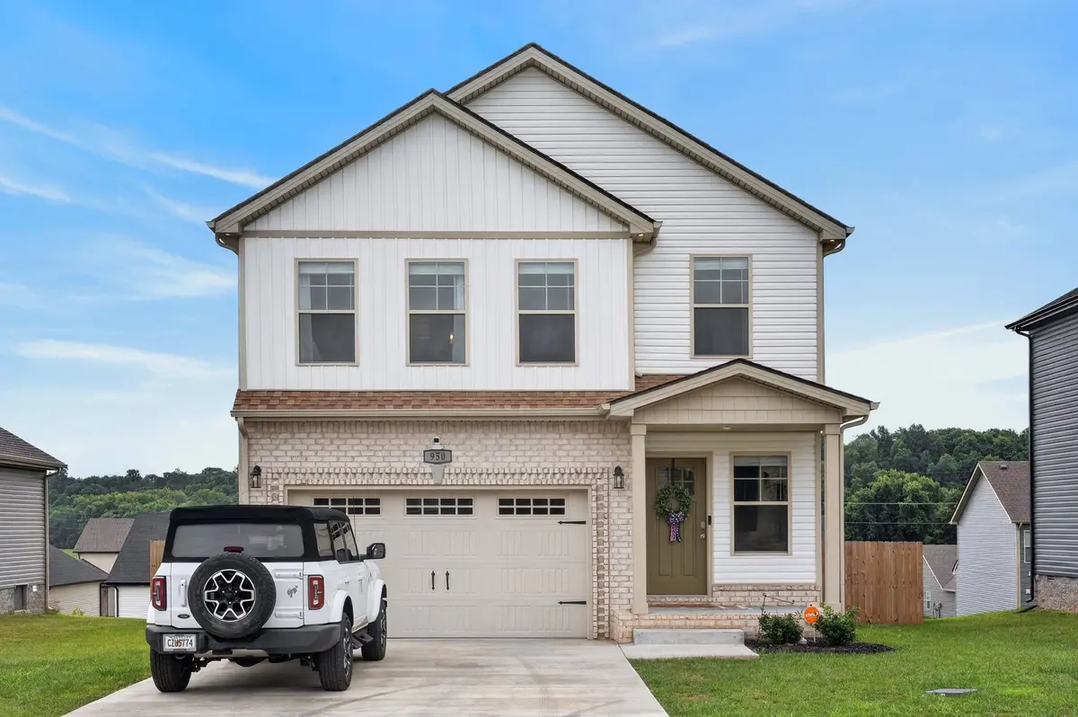 950 Tufnel Dr, Clarksville, TN 37040