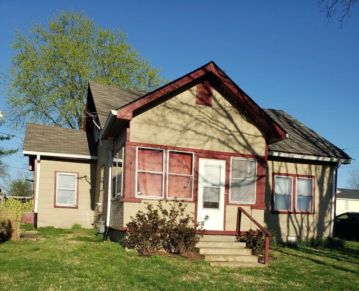 2461 Old Greenbrier Pike, Greenbrier, TN 37073