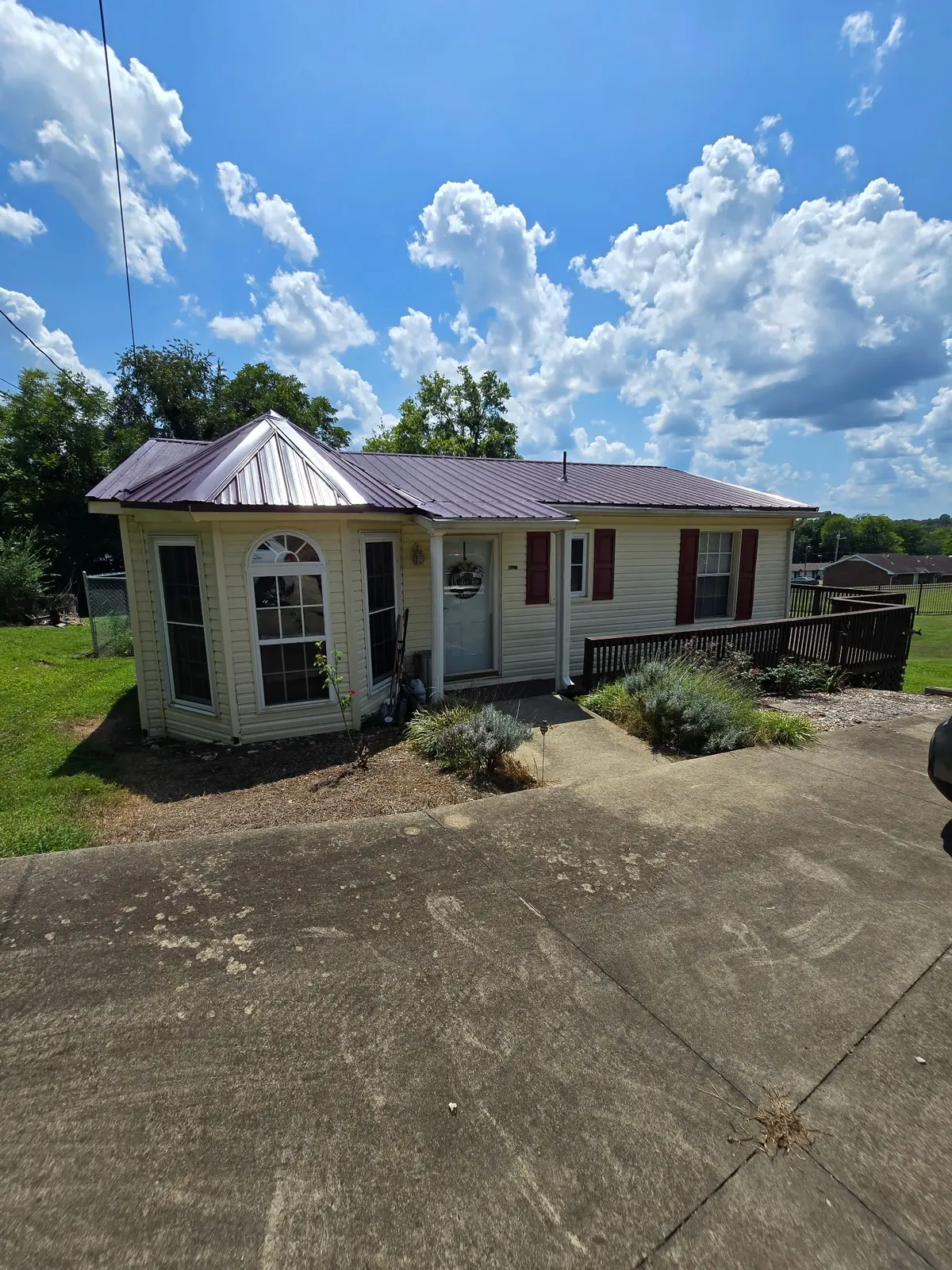 527 E Grigsby St #E, Pulaski, TN 38478