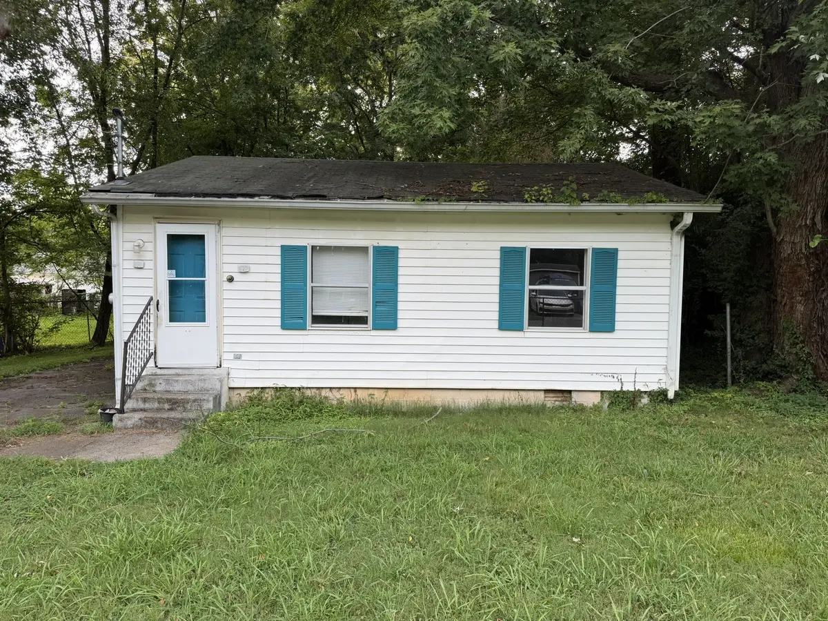 715 Lee St, Murfreesboro, TN 37130