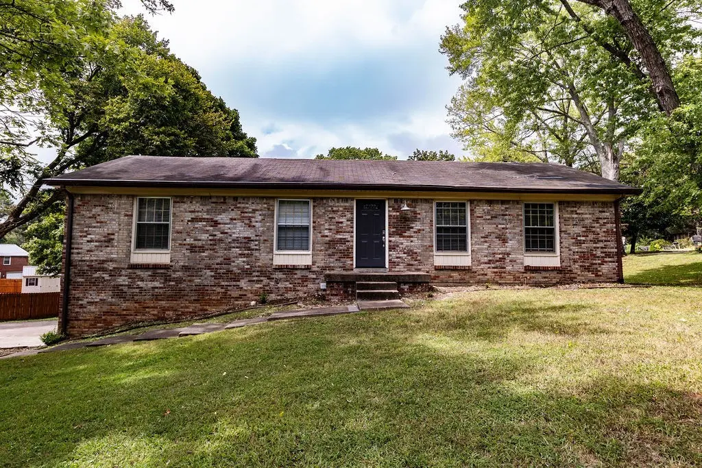 205 Lady Marion Dr, Clarksville, TN 37042