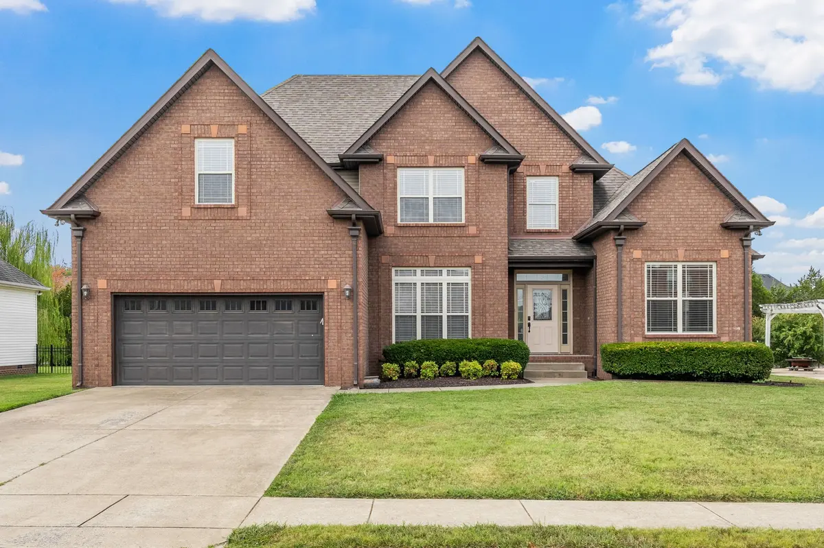 1084 Willow Cir, Clarksville, TN 37043