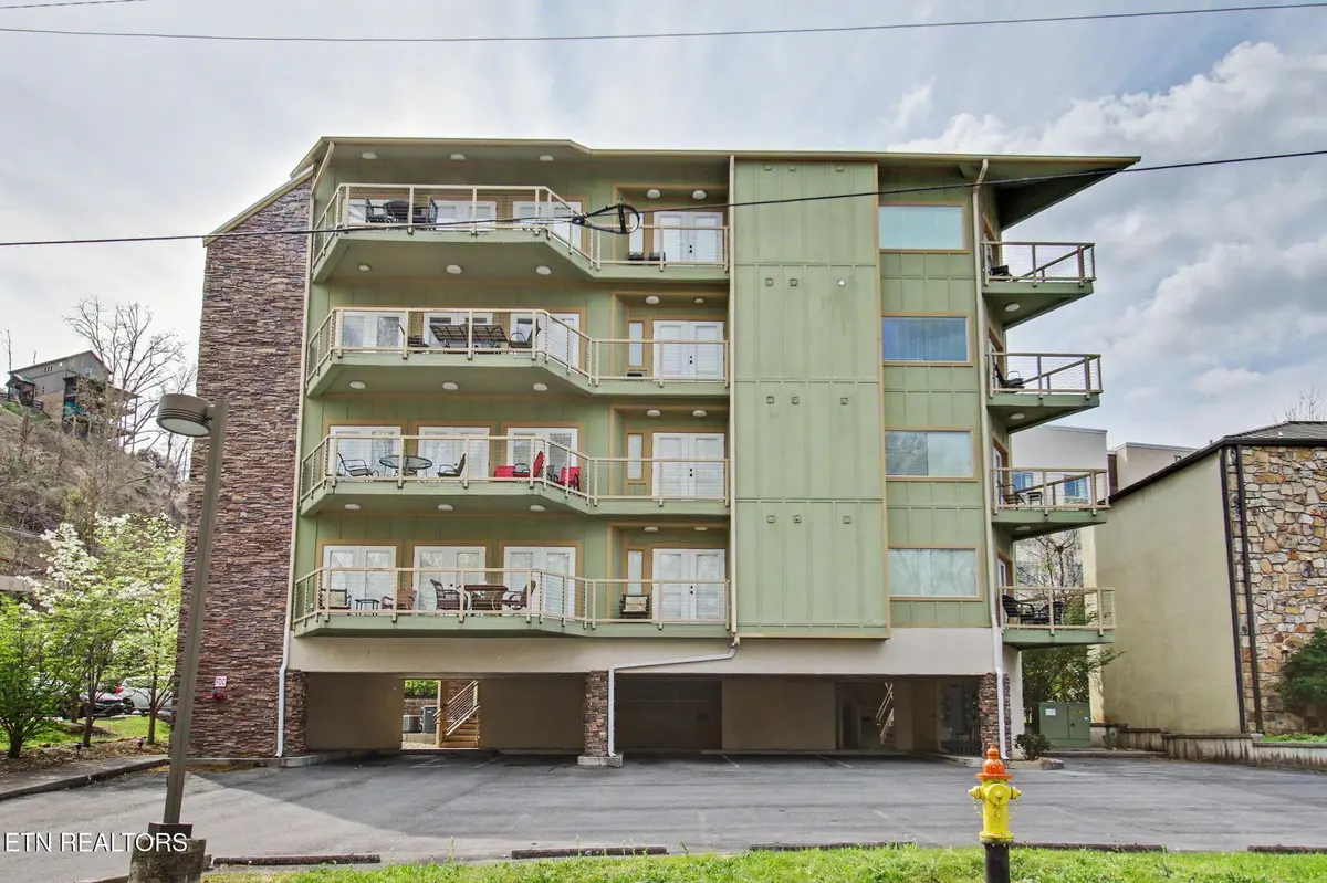 513 McCarter Rd #4M, Gatlinburg, TN 37738