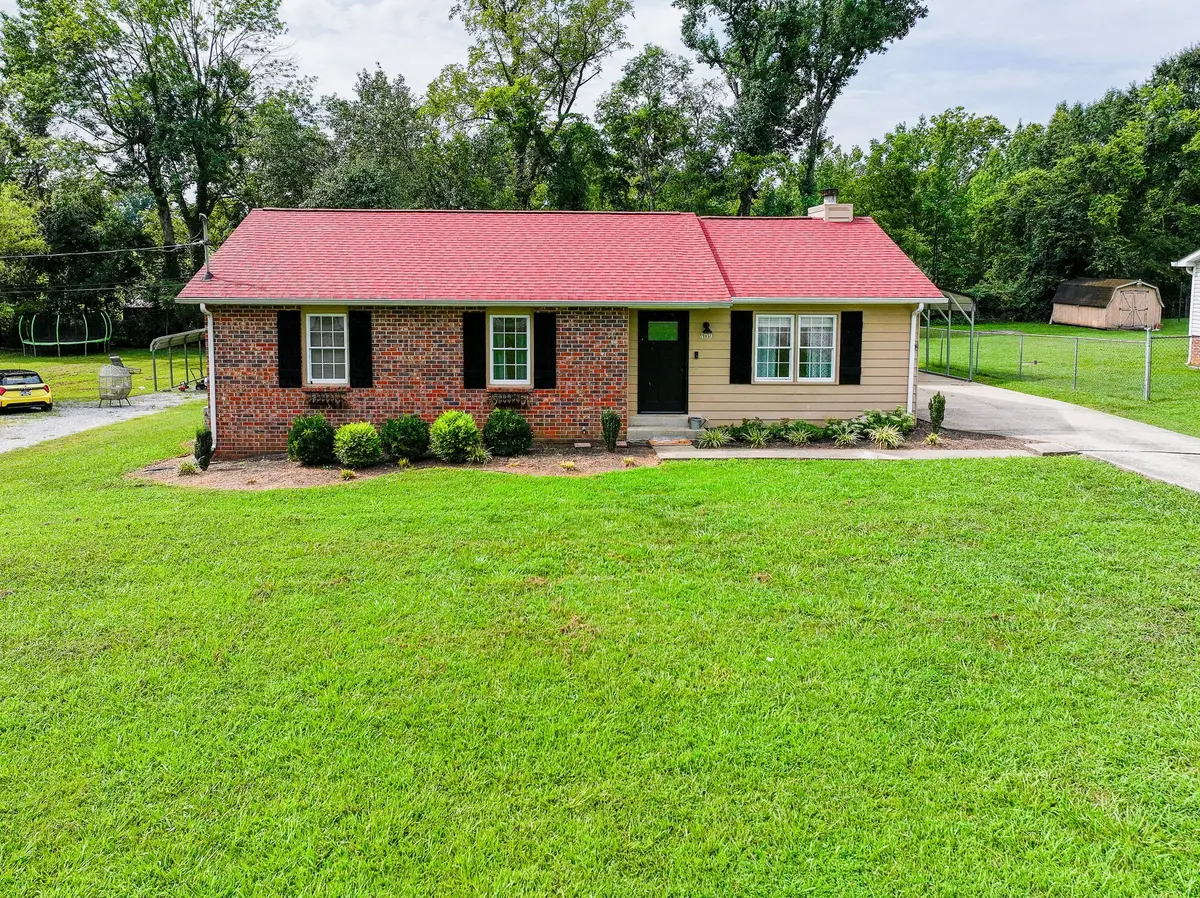 409 Sunnybrook Dr, White House, TN 37188