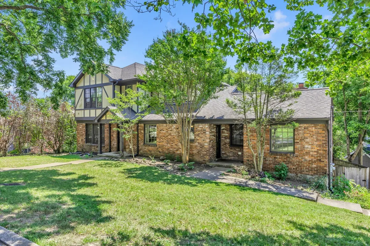 520 32nd Ave #S, Nashville, TN 37212