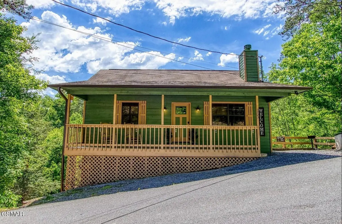 1723 Walker Trail, Sevierville, TN 37876