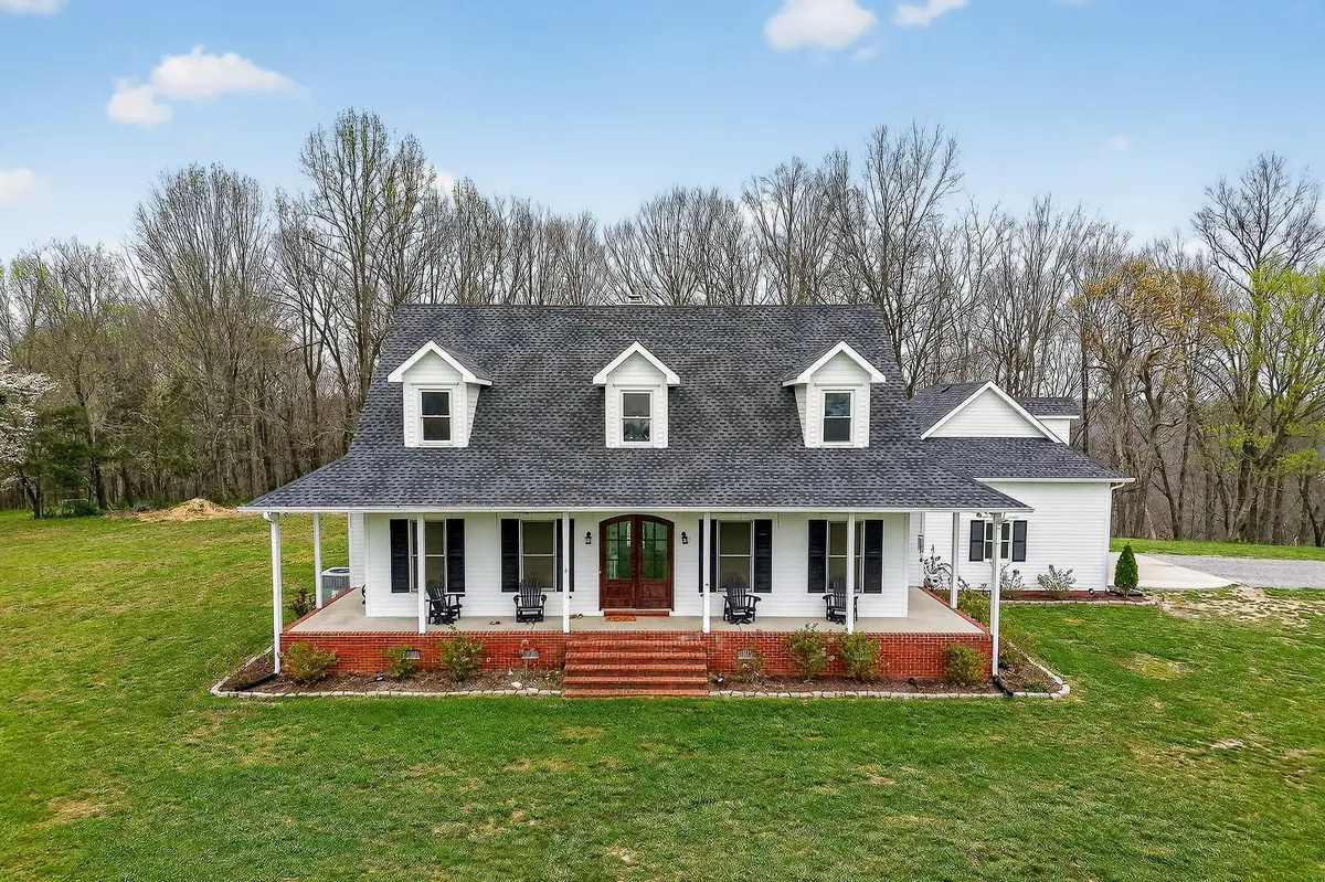 765 Martin Rd, Smithville, TN 37166