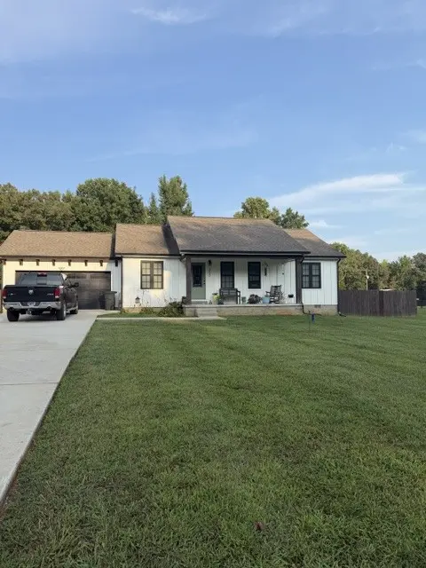 225 Golf Shores Dr, Winchester, TN 37398