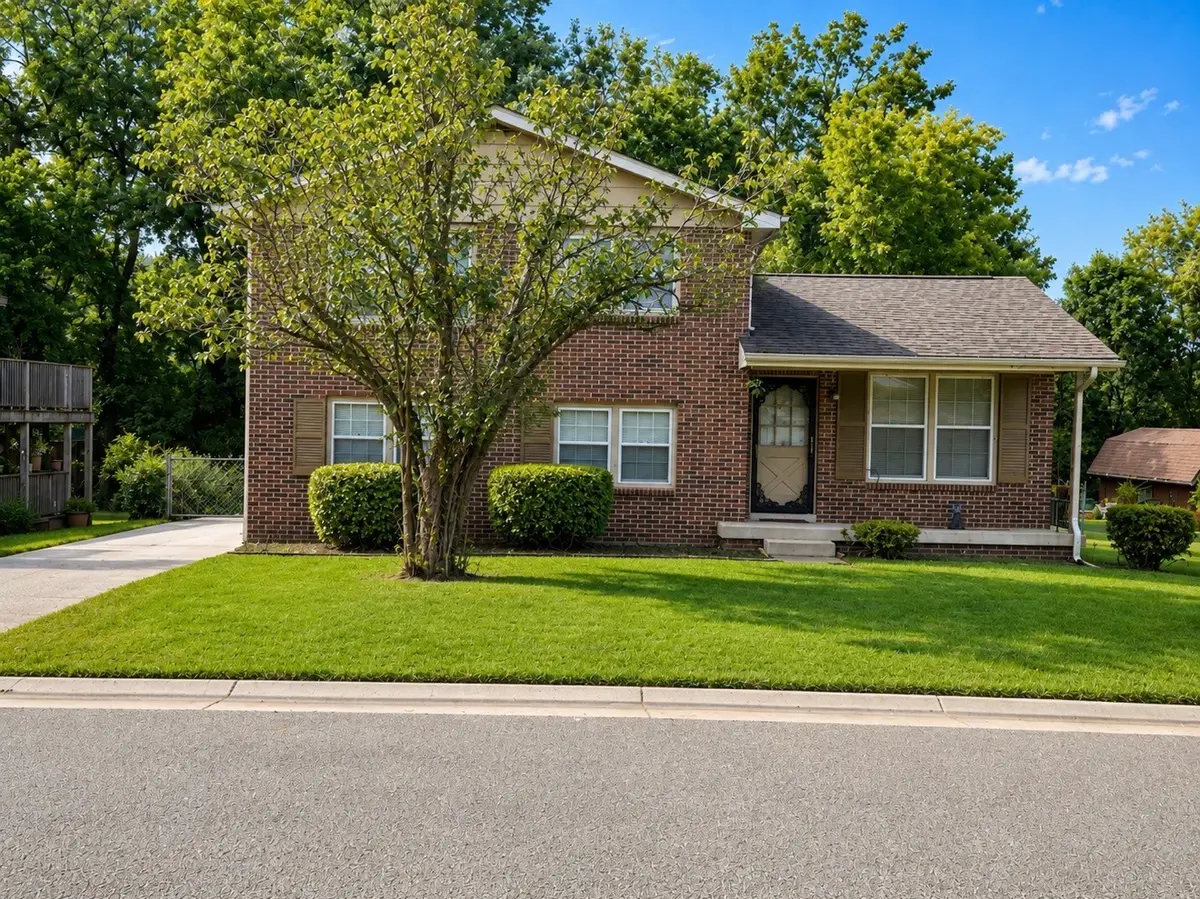 3024 Sunnyview Dr, Nashville, TN 37218