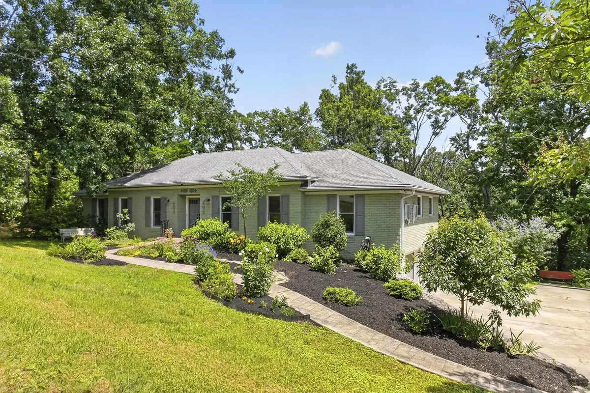 1234 Jefferson Davis Dr, Brentwood, TN 37027