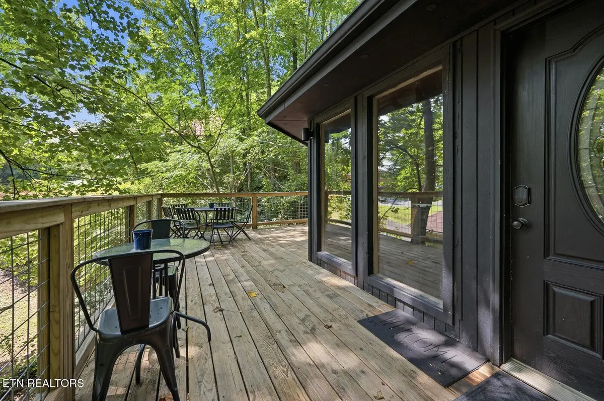 707 Maple Court, Gatlinburg, TN 37738
